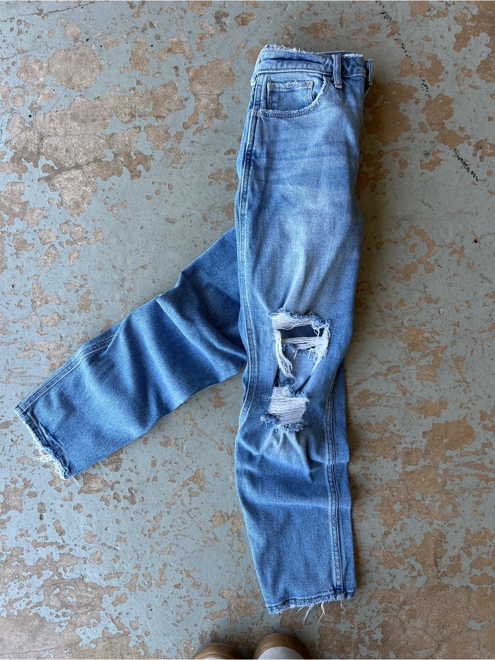 Women’s Hollister Vintage Stretch 26x27 Light Blue Distressed Curvy Mom Jean